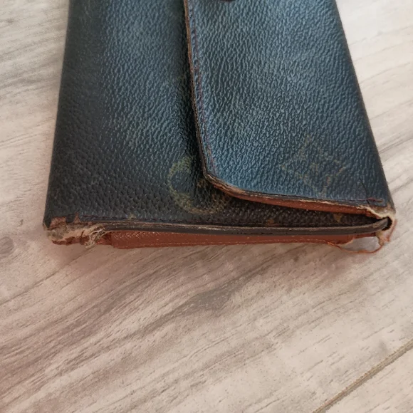 Louis Vuitton Monogram Porte Tresor International Trifold Long Wallet